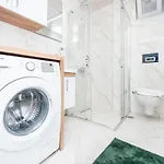 Modern Flat Near Beach In Muratpasa